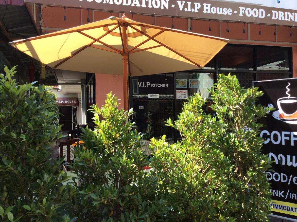 V.I.P. House Hotel Чиангмай Екстериор снимка